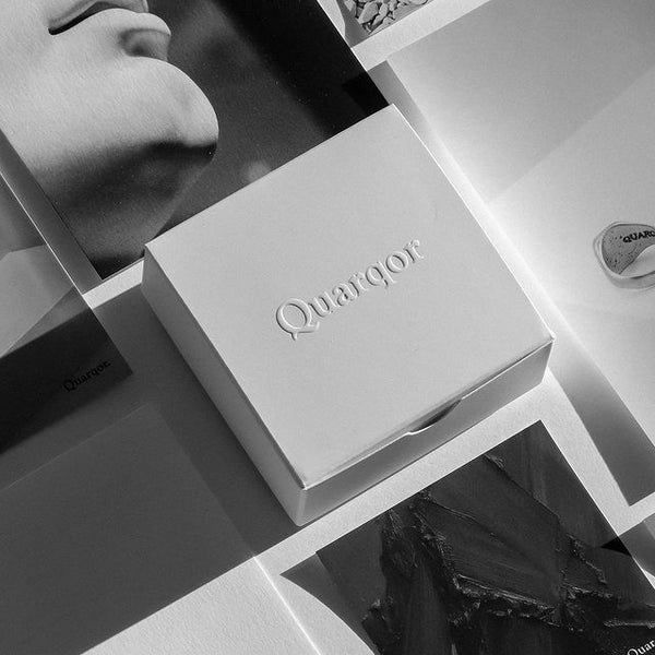 【新規入店】中性的でクラシックなデザインが人気のアクセサリーブランド「QUARQOR」の取り扱いを開始しました！
