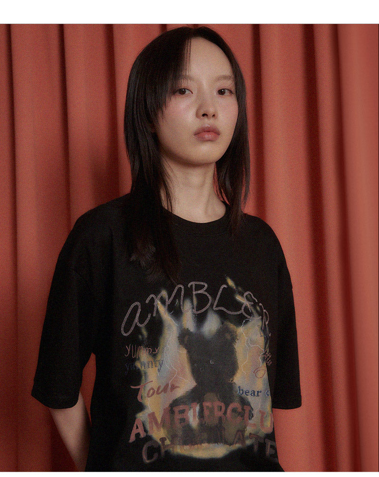 AMBLER 男女共用 Bear in flames オーバーフィット 半袖 Tシャツ AS1104