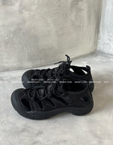 Go-core Slit Sandals Sneakers
