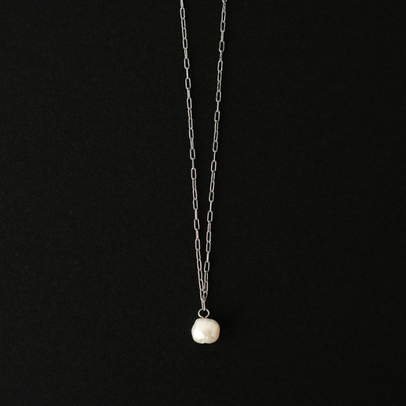 pearl Ritys necklace