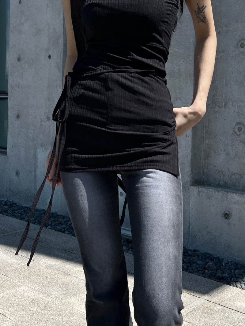 Side hole long strap sleeveless mini dress (2 colors)