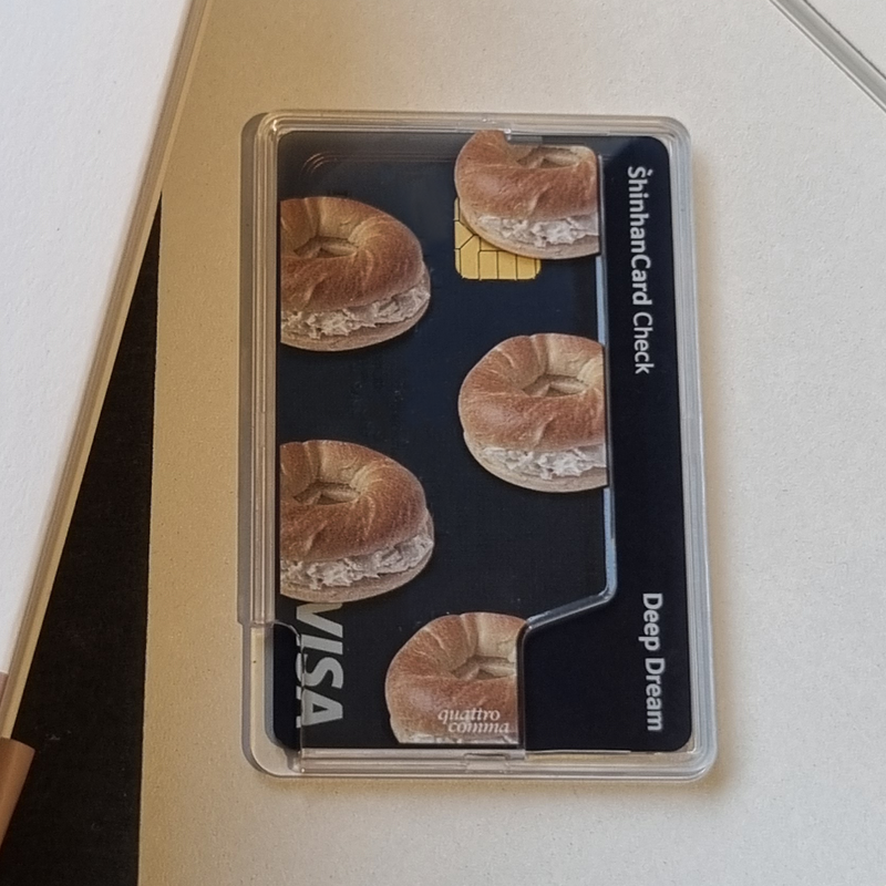 Cream Bagel MagSafe Transparent Card Wallet