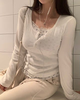 FLOWER LACE BUTTON LAYERED T-SHIRT