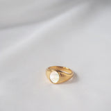 Petit Shell Ring