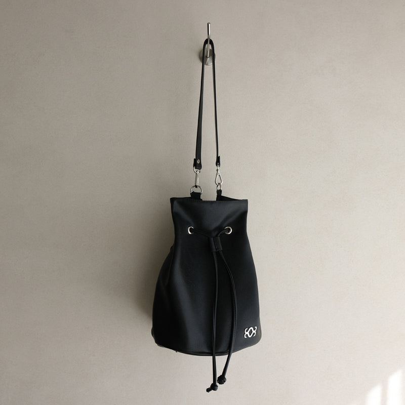 roro bucket bag (black)