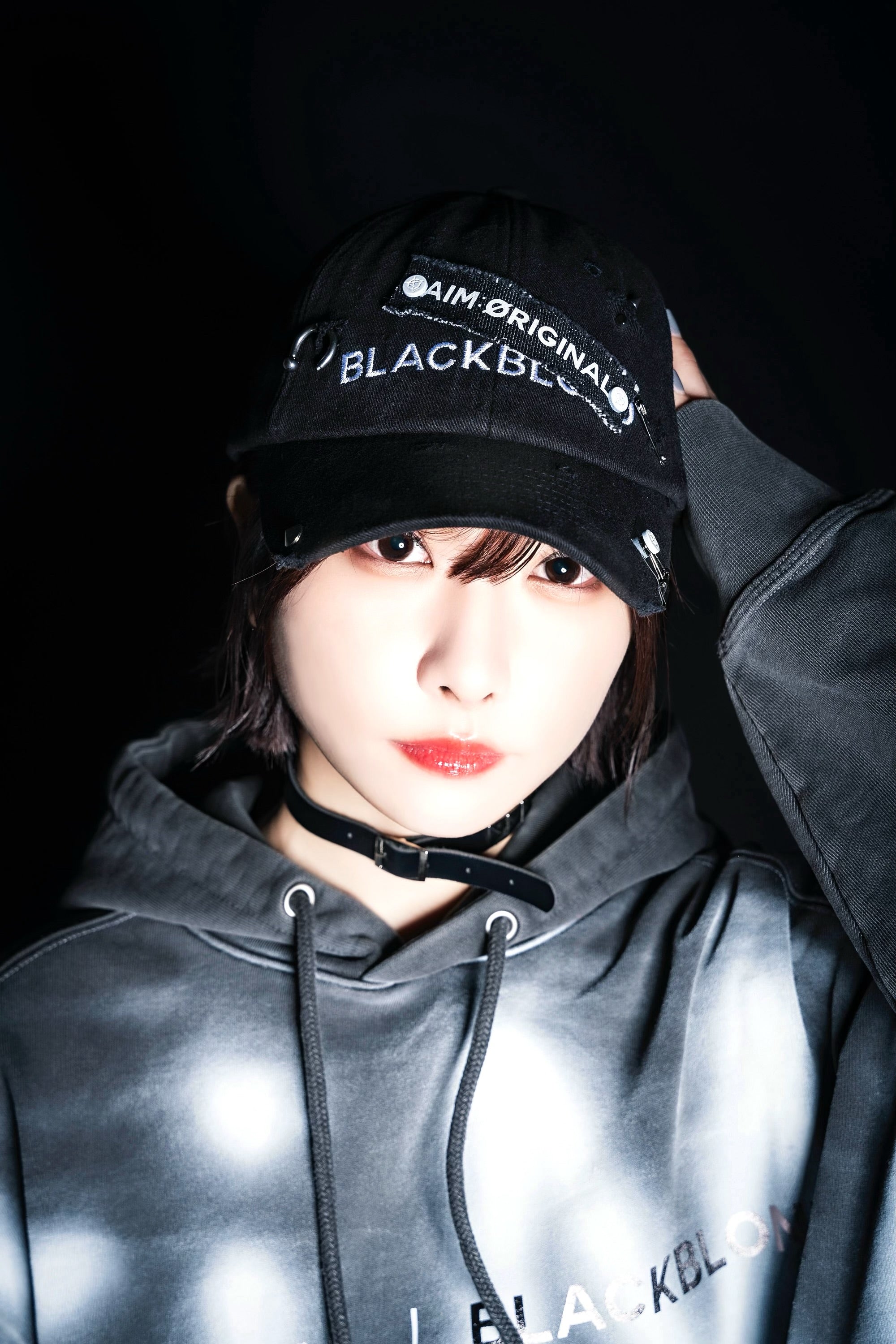 愛美 × BLACKBLOND – 60% - SIXTYPERCENT