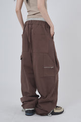 Subtle side pin-tuck carpenter pants