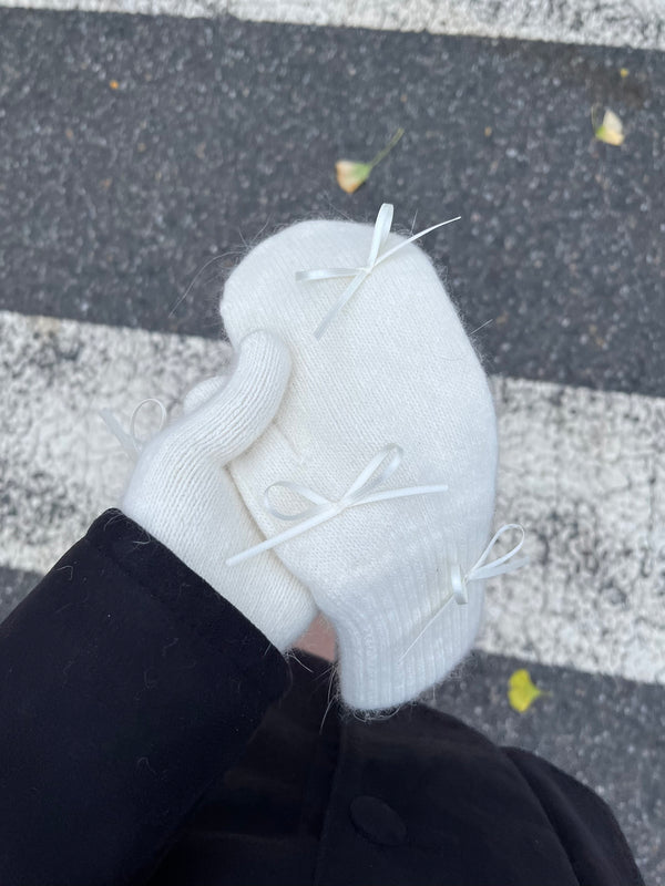 リボン アンゴラ ミトン グローブ / ribbon angora mitten (white)