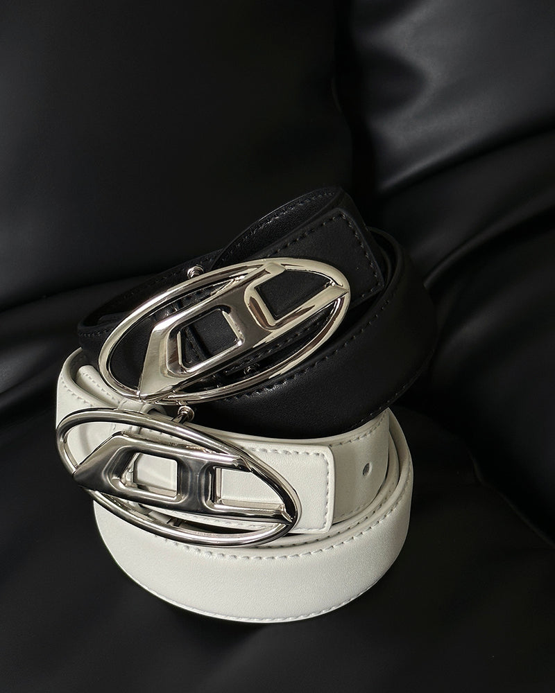 Accentuated Buckle Cowhide Belt