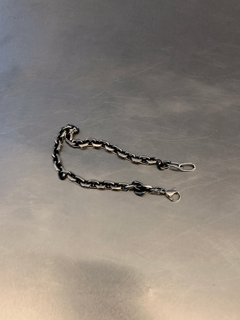 Minimal chain bracelet