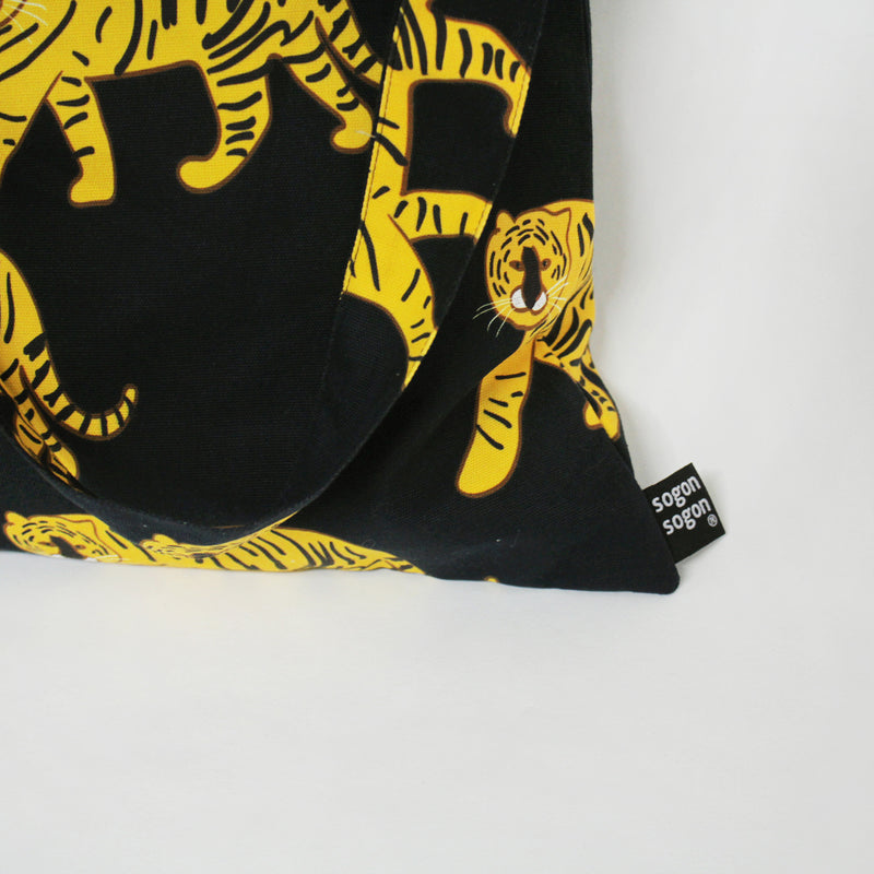 tiger black bag (6652861251702)