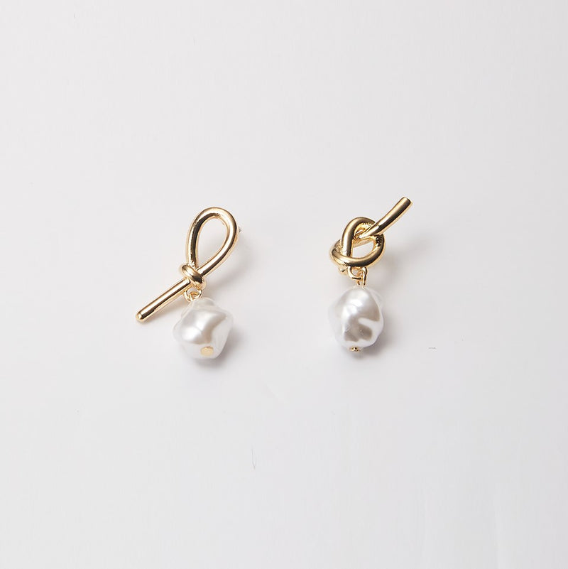 knot pearl post earring (6571011342454)