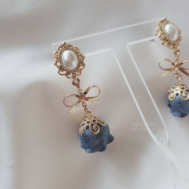 ラスティックブルーフラワーズピアス / Rustic Blue Flowers Piercing (Dreamcatcher Handong Piercing)