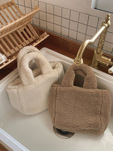 メリングウールスクエアアトートハンドルバッグ / Melling wool square tote handle bag