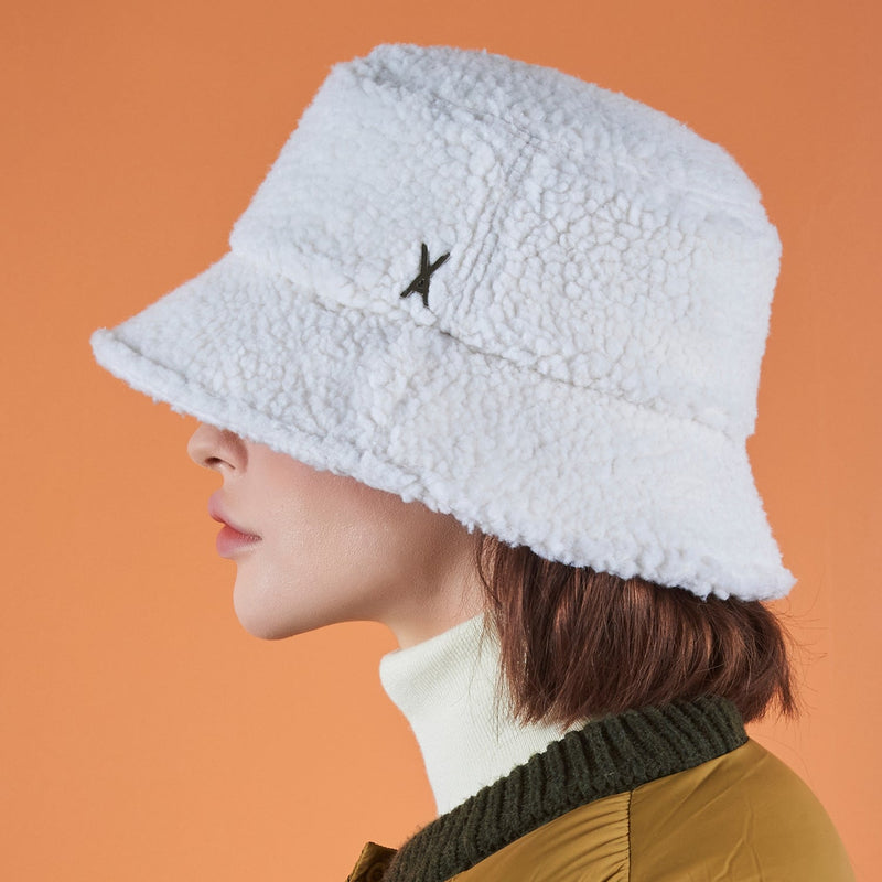 スタッドロゴフリースバケットハットホワイト/Stud Logo Fleece Bucket Hat White