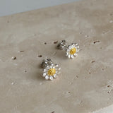 デイジーパステルフラワーポイントシンプルピアス / deii Silver 925 Daisy Pastel Flower Point Simple Earrings