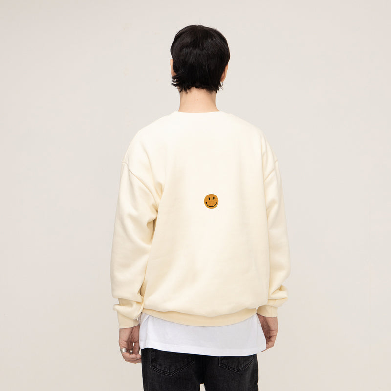 [UNISEX] GOA Flocking Back Smile Embroidery White Clip Sweatshirt (6658857009270)