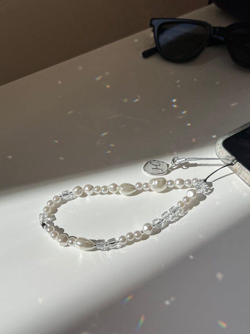 ホワイトブレンドパールクリスタルフォンストラップ/White Blend Pearled Crystal Phone Strap