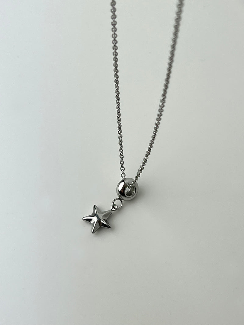 ミニループスターネックレス / Mini loop star necklace