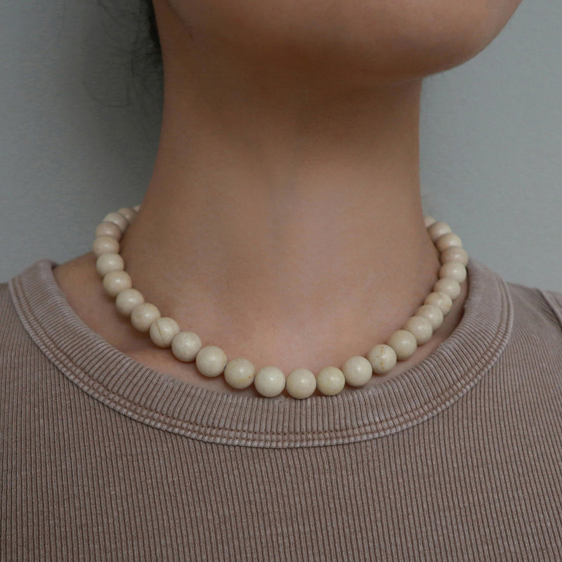 ベージュボールネックレス / beige ball necklace