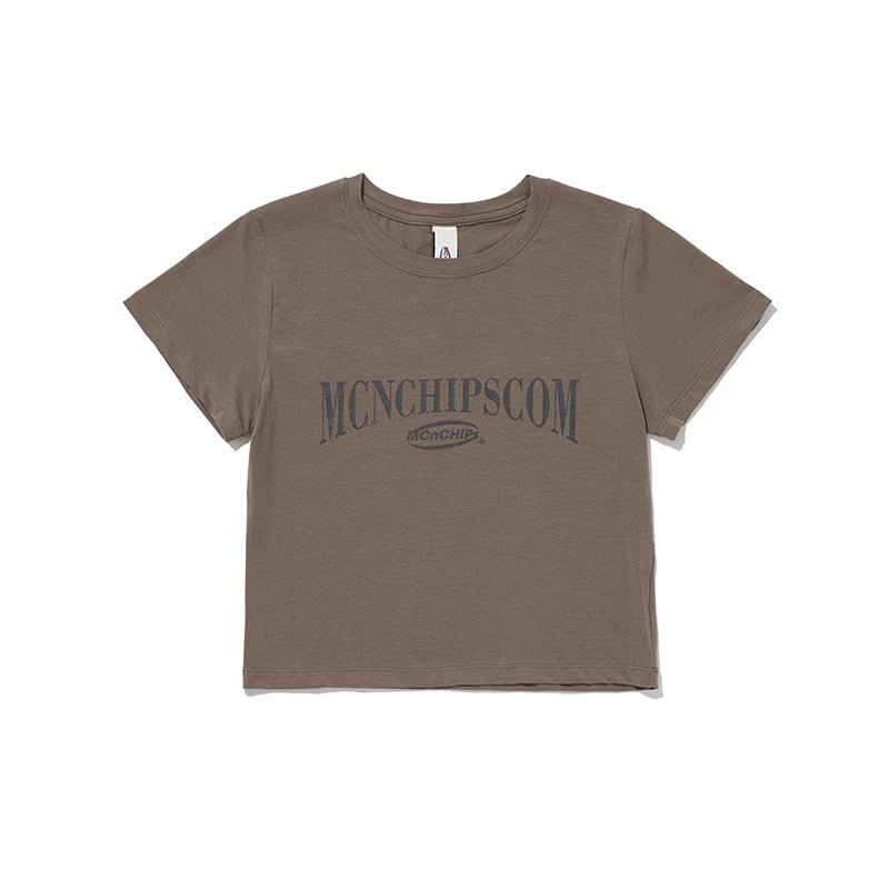 アークロゴクロップTシャツ / Arch-logo crop Tee (Mocha)