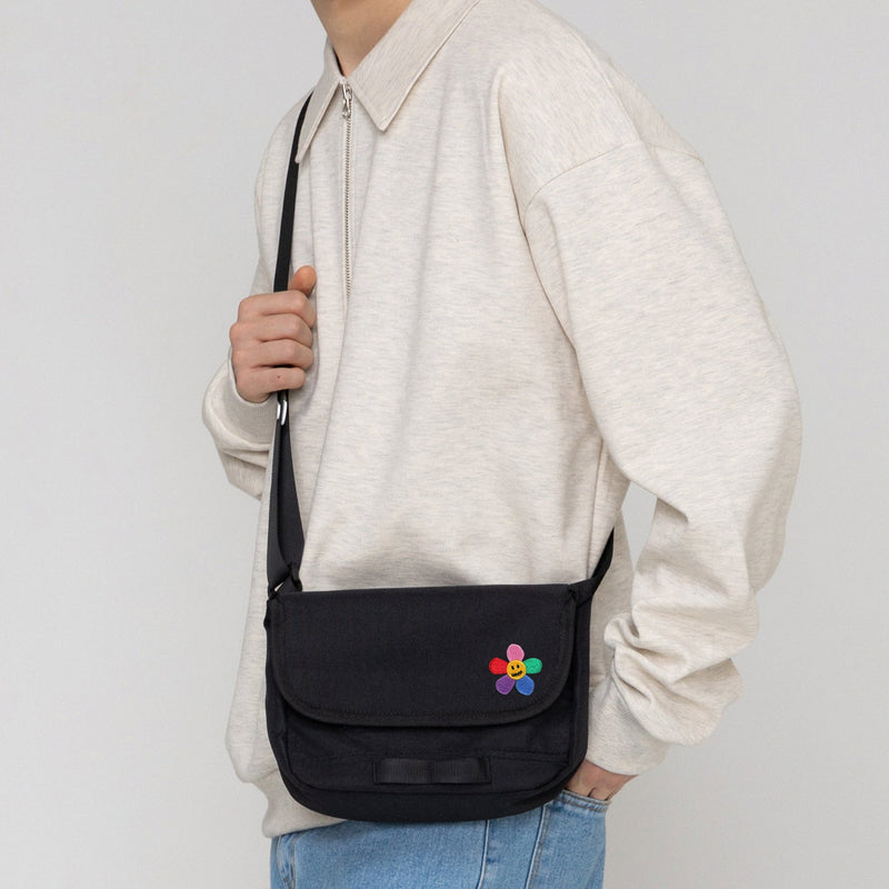 レインボーフラワースマイル刺繡クロスミニメッセンジャーバッグ/Rainbow Flower Smile Embroidery Cross Mini Messenger Bag