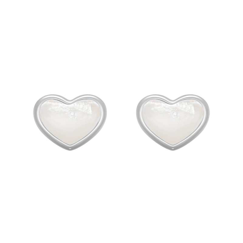 nacre heart earring
