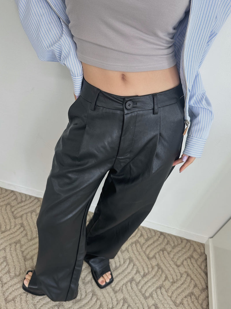 レザーストレートトラウザーズ / leather straight trousers