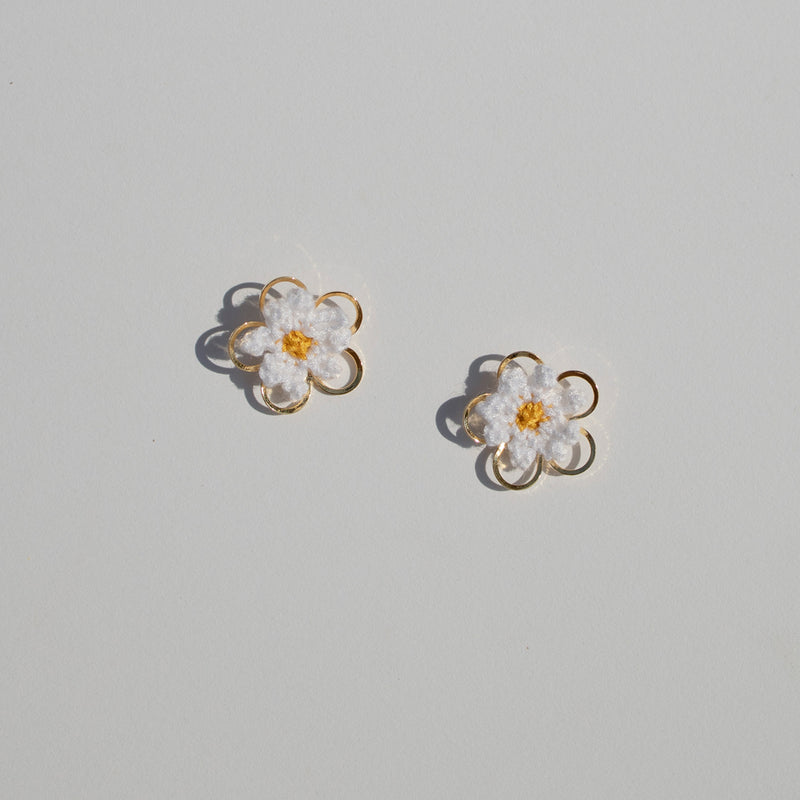[Redvelvet-Irene]White layered flower earring (6600732541046)