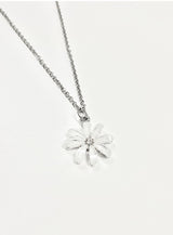 Pearl daisy Necklace (6590329651318)