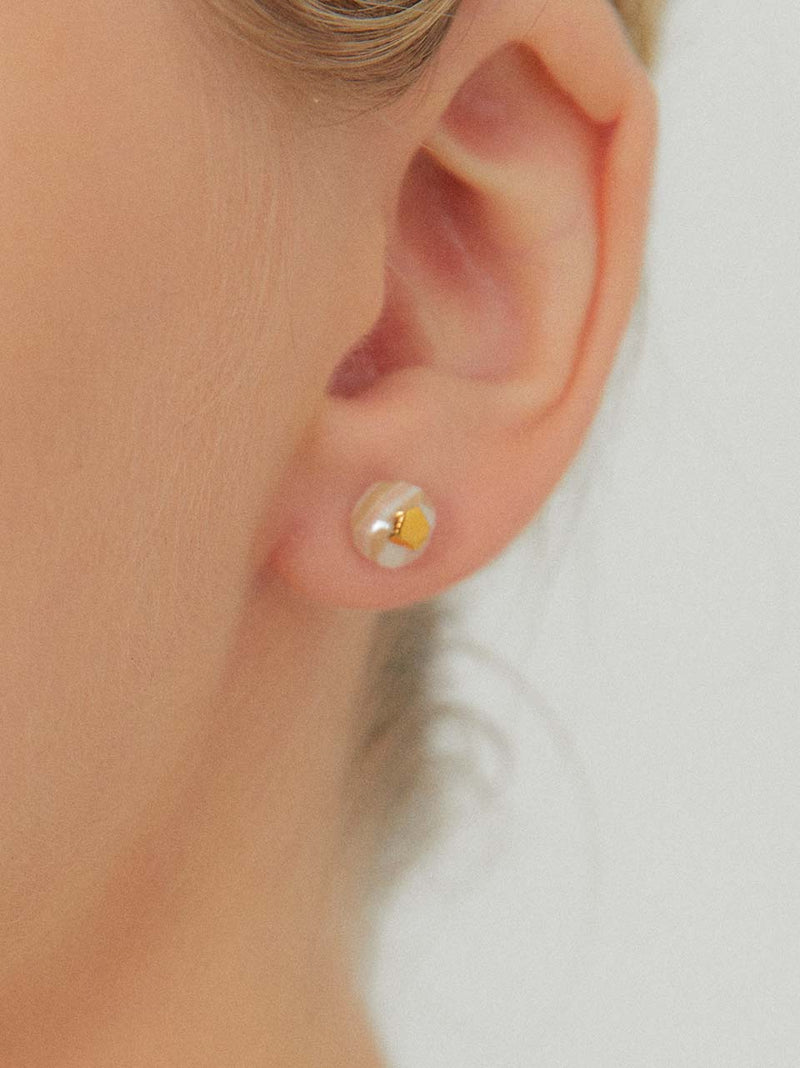 2021 PANTONE stratum pearl earring (PG) (6641920573558)