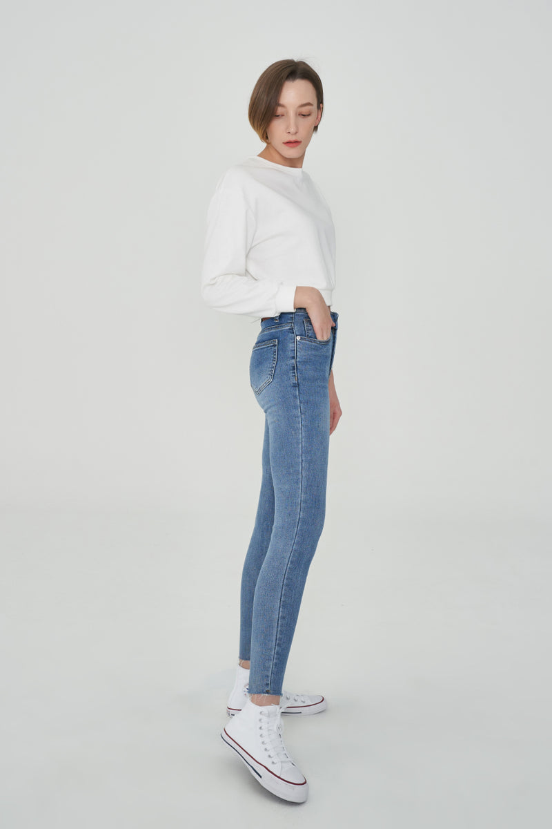 (×)FROMIS_9 NAKYOUNG AND MIJOO WORN HIGH WAIST LIGHT BLUE SKINNY JEAN [6808]