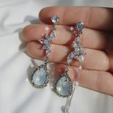 ヘブンリークリスタルイヤリング / Heavenly Crystal Earring - White Opal Color