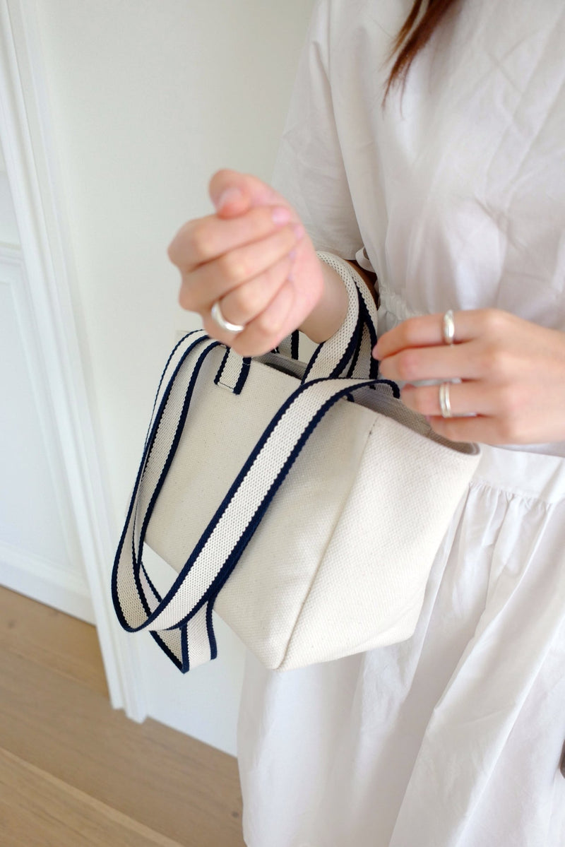 ミニツートーンストラップバッグ / Mini Two-tone Strap Bag (Ivory)