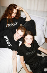 ハニーロゴ Tシャツ / CHARMS HONEY LOGO T-SHIRT BK