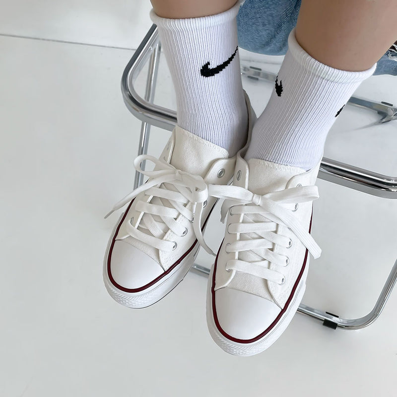 コントラストアクセントキャップトースニーカー / Contrast Accent Cap Toe Sneakers