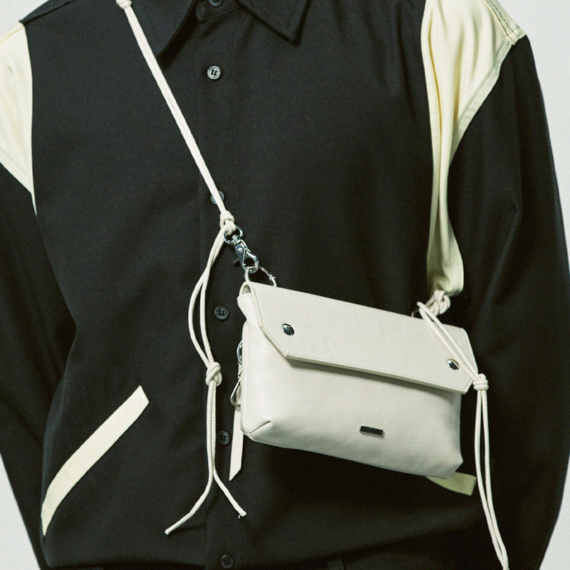 パイピンレザーストラップフラップバッグ＆ユティリティキーリング / piping leather strap flap bag & utility key ring ivory