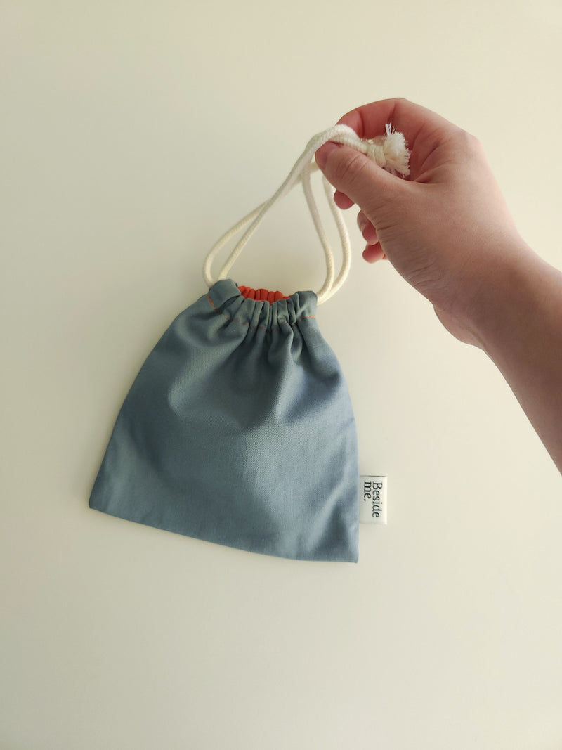 Two tone string pouch - skyblue gray M