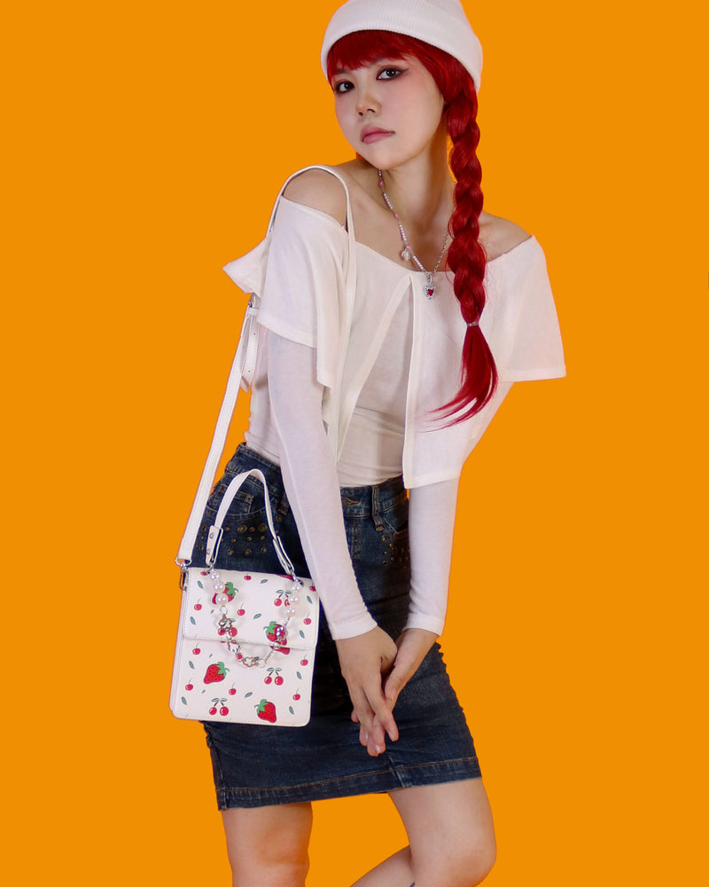 ストロベリースクエアチェーンバッグ / strawberry square chain bag (2 color)