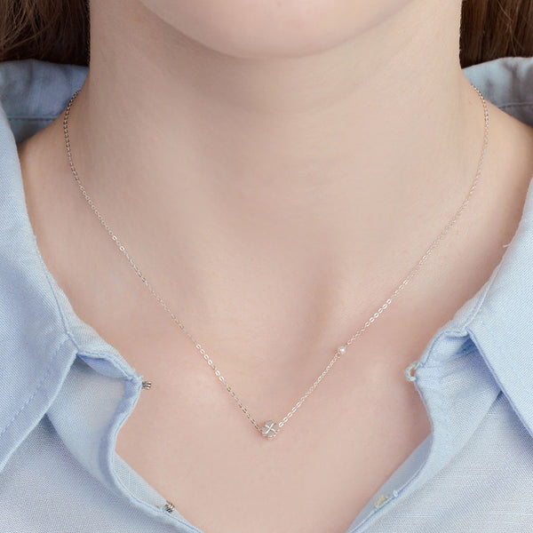 clova pearl necklace