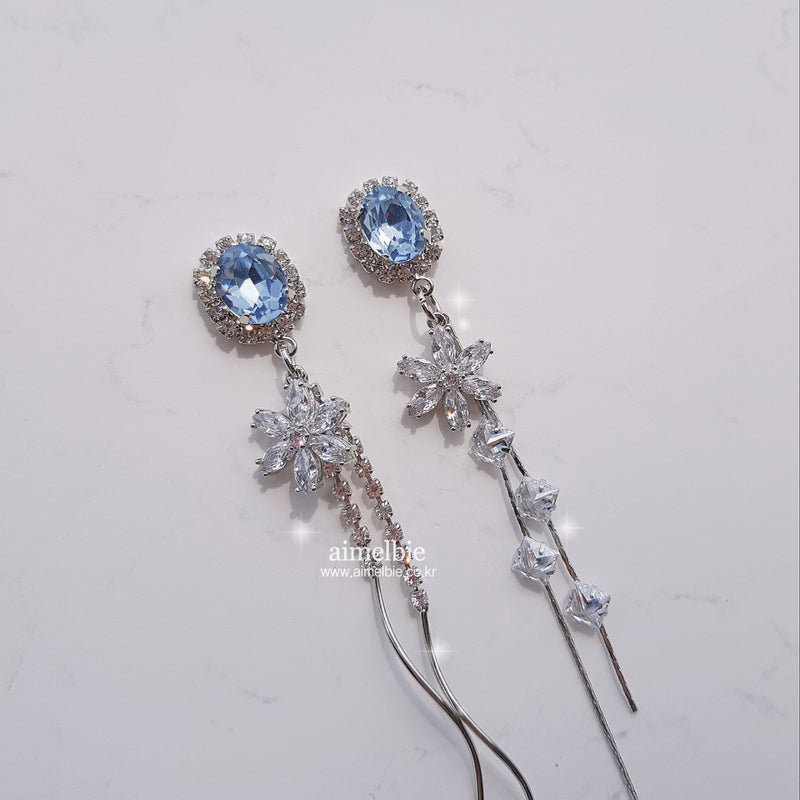 ダイアモンドペタルイヤリング / Diamond Petals Earring - Light Sapphire (Lovelyz Jiae, April Chaekyung Earring)