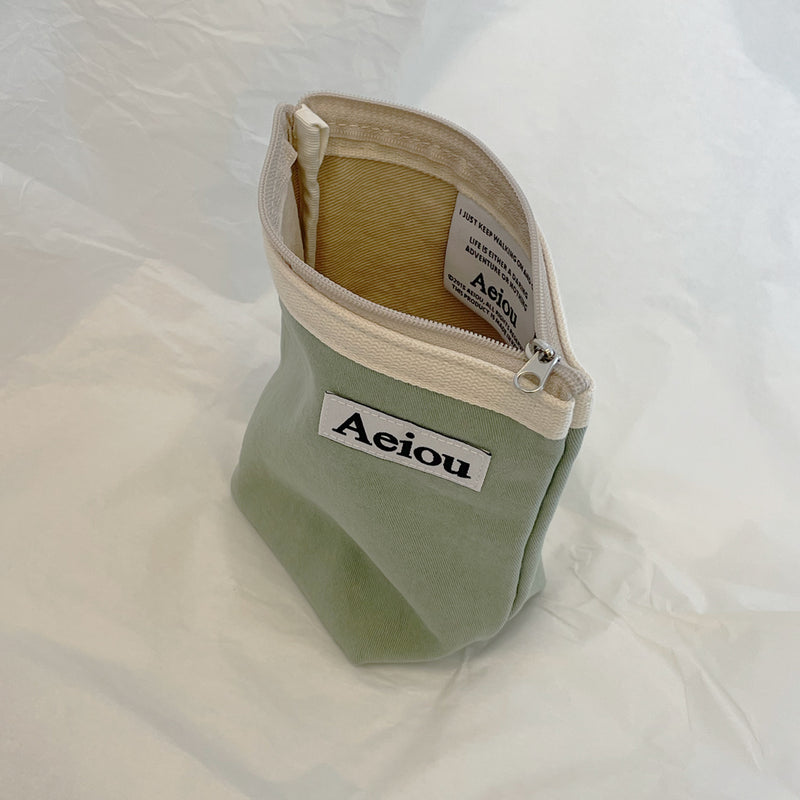 Aeiou Basic Pouch (M size) Baked Pistachio (6548698562678)