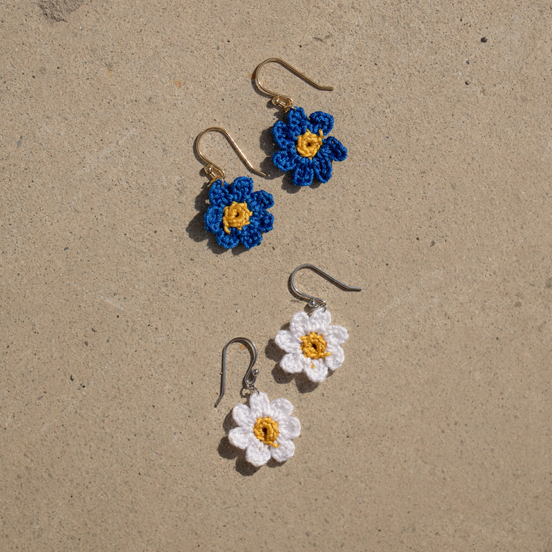 Mini daisy knit earring (6600749285494)