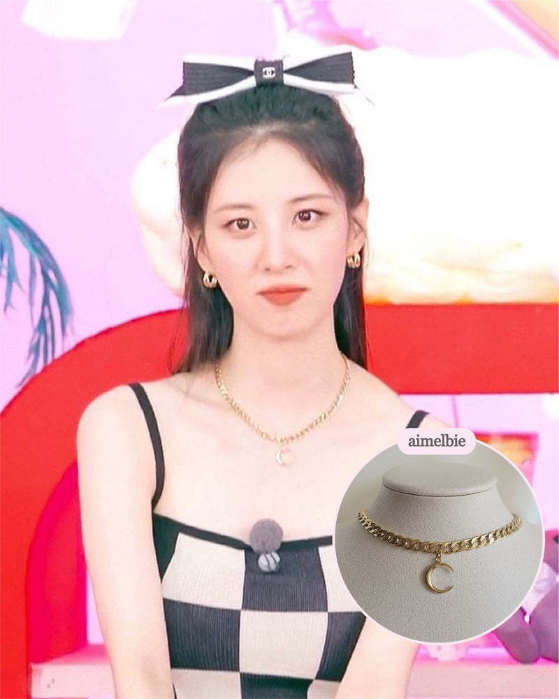 クレセントムーンボールドチェーンチョーカー / Crescent Moon Bold Chain Choker - Gold (Girl's Generation Seohyun and Kep1er Xiaoting Necklace)