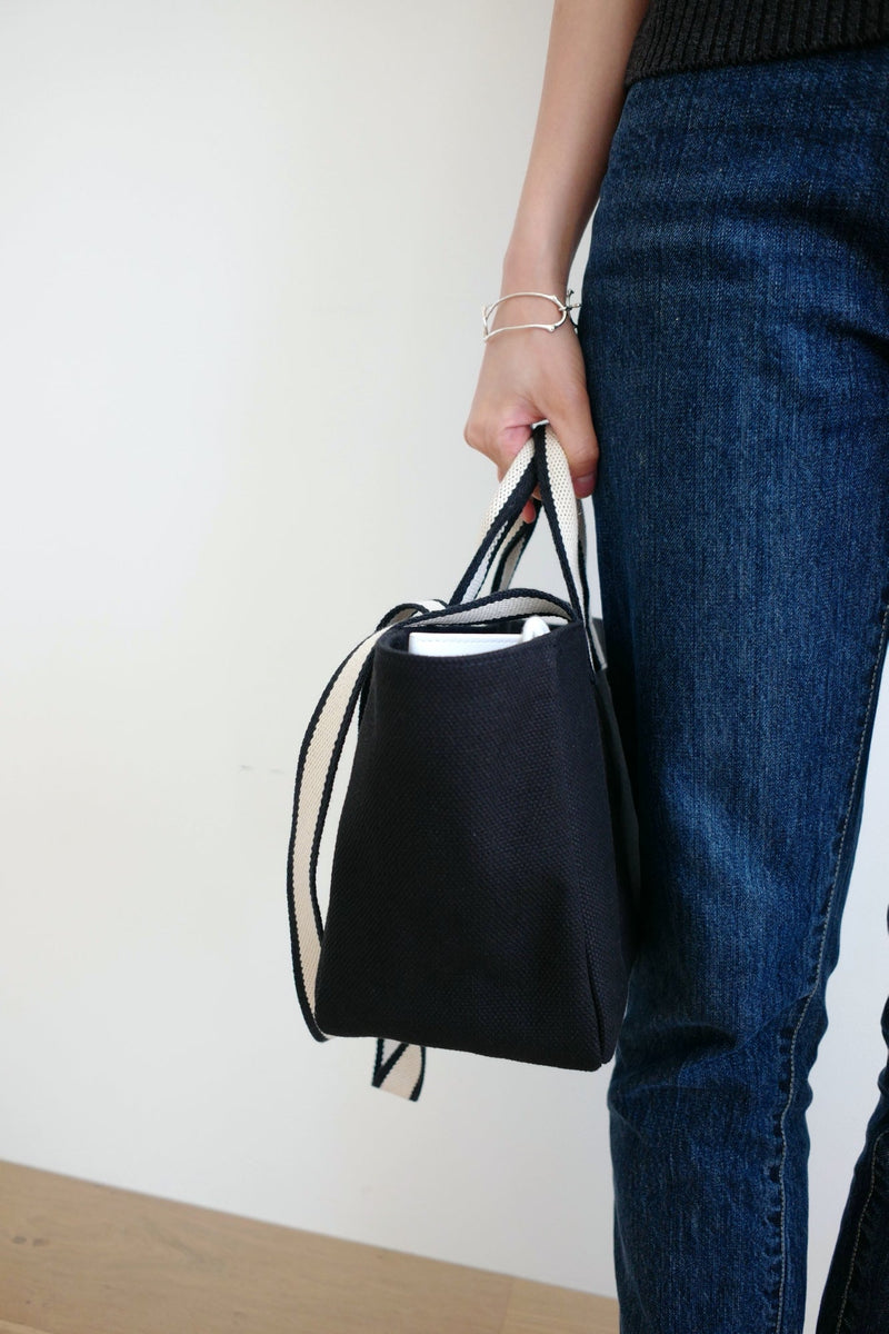 ミニツートーンストラップバッグ / Mini Two-tone Strap Bag (Black)
