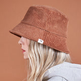 ワイドコーデュロイラベルバケットハット/Wide Corduroy Label Bucket Hat Brown